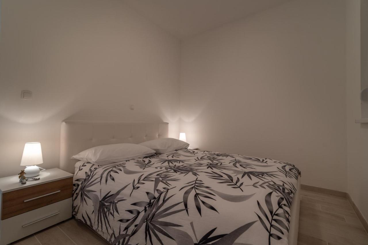 Apartman Pjer Τρογκίρ Εξωτερικό φωτογραφία